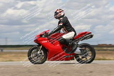media/Apr-26-2024-TrackDaz (Fri) [[c4b677d280]]/C Group/140pm (Wheelie Bump)/